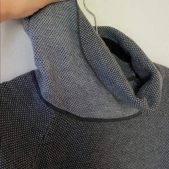 Adrienne Vittadini Merino Wool Blend Turtleneck Poncho Sweater Gray Size M/L - Picture 8 of 10